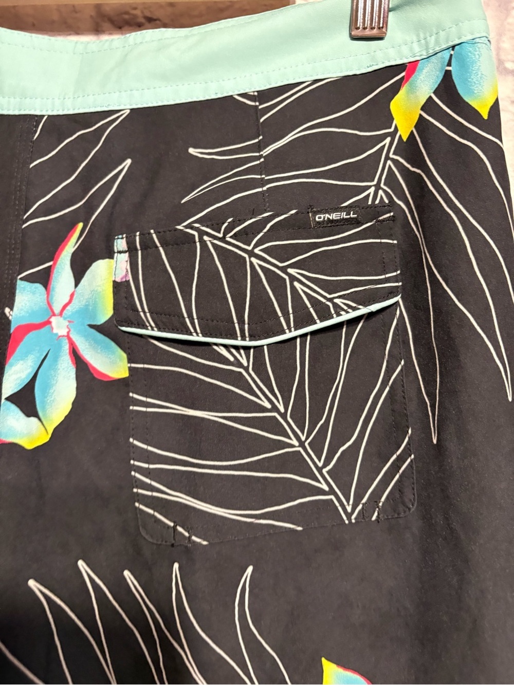 O'Neill Black Floral Boardshorts with Aqua Waistband Side 33 - Picture 10 of 10